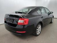 Pogled od pozadi desno