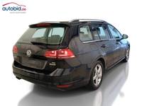 Skats no labās puses aizmugurē