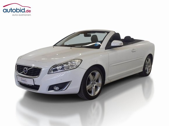 Skats no kreisās puses priekšā