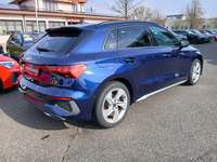 Skats no labās puses aizmugurē