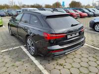 Skats no kreisās puses aizmugurē