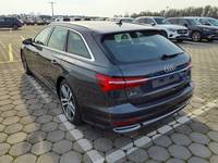 Skats no kreisās puses aizmugurē