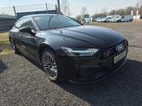 Skats no labās puses priekšā