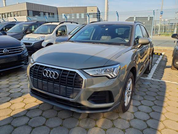 Skats no kreisās puses priekšā