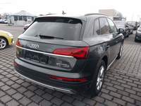 Skats no labās puses aizmugurē