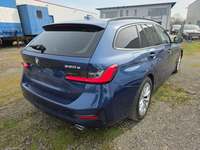 Skats no labās puses aizmugurē