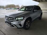 Skats no kreisās puses priekšā