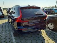 Skats no kreisās puses aizmugurē