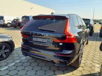 Skats no labās puses aizmugurē