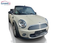 Pogled sprijeda desno