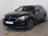 Skats no kreisās puses priekšā