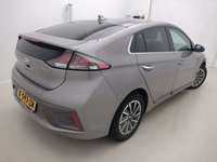 Aanzicht achter rechts