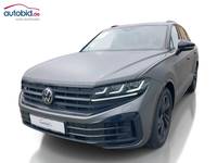 Skats no kreisās puses priekšā