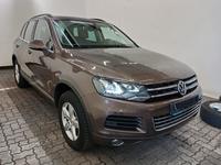 Pogled sprijeda desno