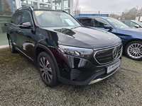 Skats no labās puses priekšā