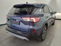 Skats no labās puses aizmugurē