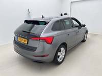 Aanzicht achter rechts