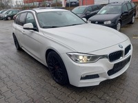 Pogled sprijeda desno