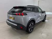 Pogled od pozadi desno