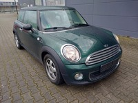 Pogled sprijeda desno