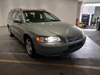 Pogled sprijeda desno