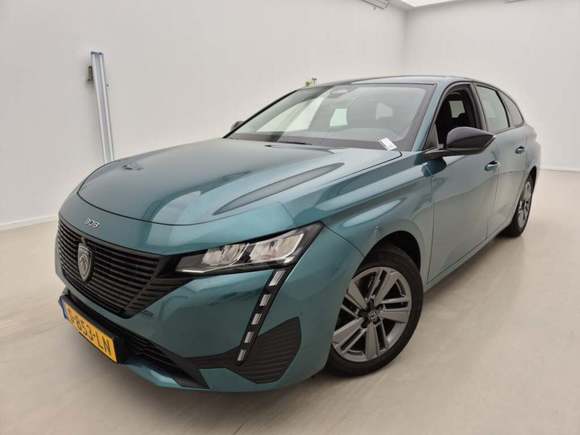 Skats no kreisās puses priekšā