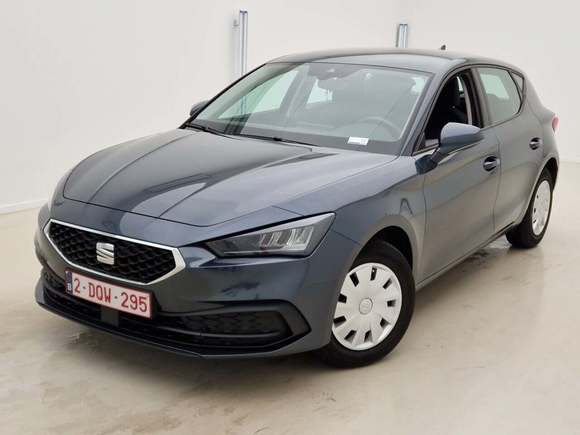 Skats no kreisās puses priekšā