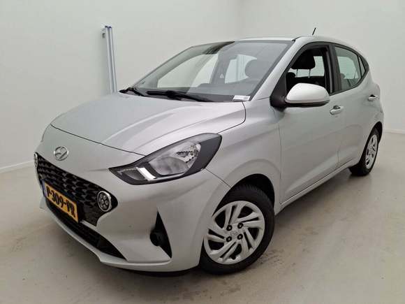 Вид спереди слева