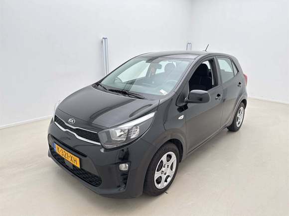 Pogled od napred levo