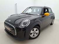 Pogled od napred levo