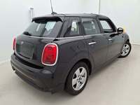 Pogled od pozadi desno