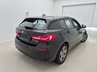 Pogled od pozadi desno