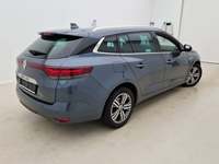 Pogled od pozadi desno