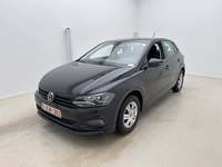 Skats no kreisās puses priekšā