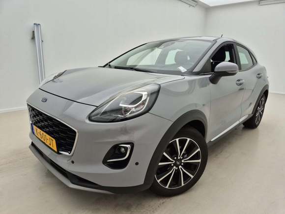 Skats no kreisās puses priekšā