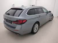 Skats no labās puses aizmugurē