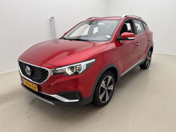 Skats no kreisās puses priekšā