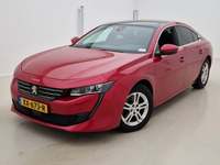 Skats no kreisās puses priekšā