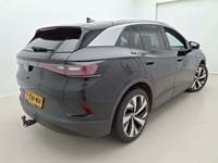 Skats no labās puses aizmugurē