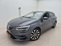 Skats no kreisās puses priekšā