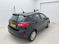 Pogled od pozadi desno