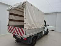 Aanzicht achter rechts