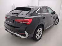 Pogled od pozadi desno