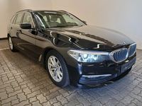 Pogled sprijeda desno