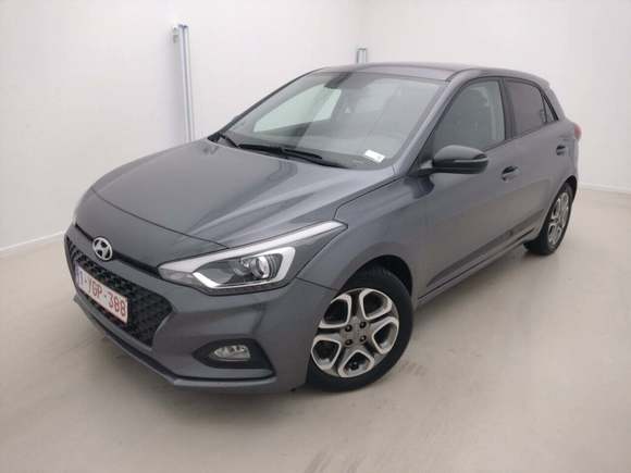 Pogled od napred levo