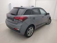 Pogled od pozadi desno