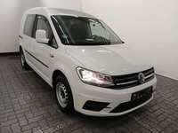 Pogled sprijeda desno