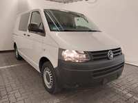 Pogled sprijeda desno