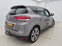 Aanzicht achter rechts