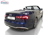 Pogled od pozadi desno